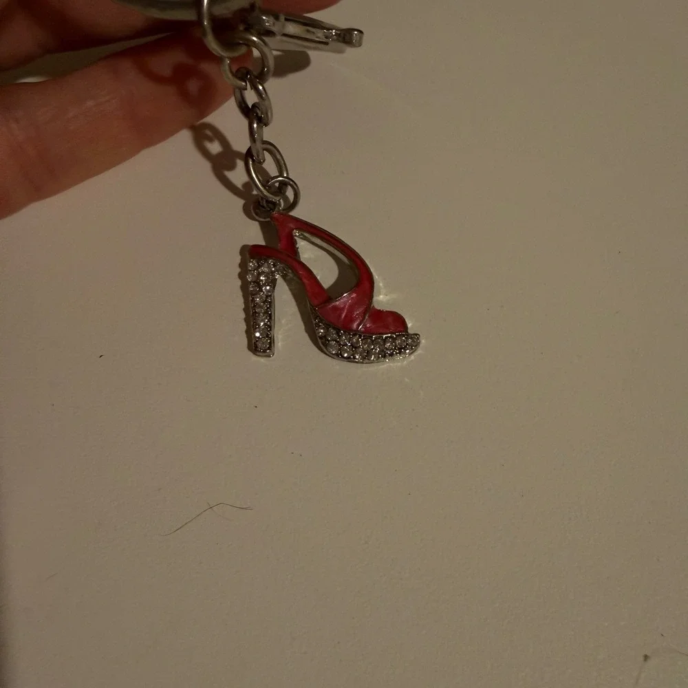 Red High Heel Stiletto Keychain with Rhinestones Enamel Bag‎ Charm Silver Tone